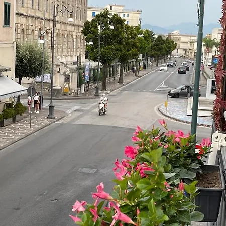 Bed and breakfast Pompeii Central Home 4*