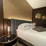 Pompeii Central Home 4*