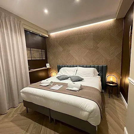Pompeii Central Home 4*