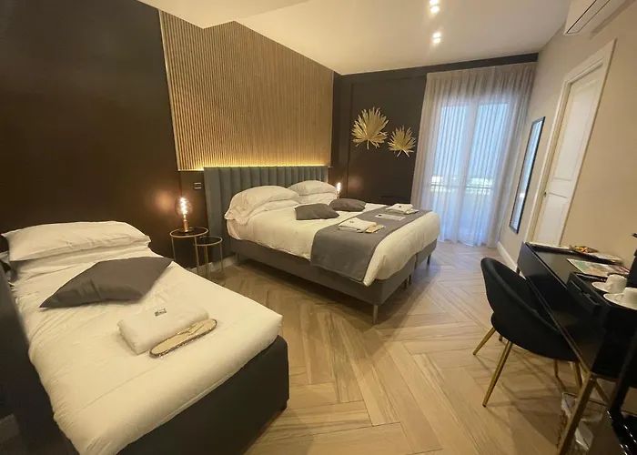 Pompeii Central Home Pompei