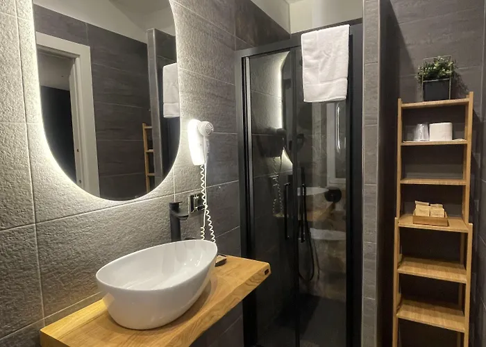 Pompeii Central Home 4*